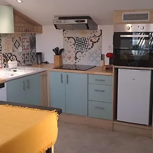 Appartement 35m2 En Rdc Avec Terrasse, Poueyferré